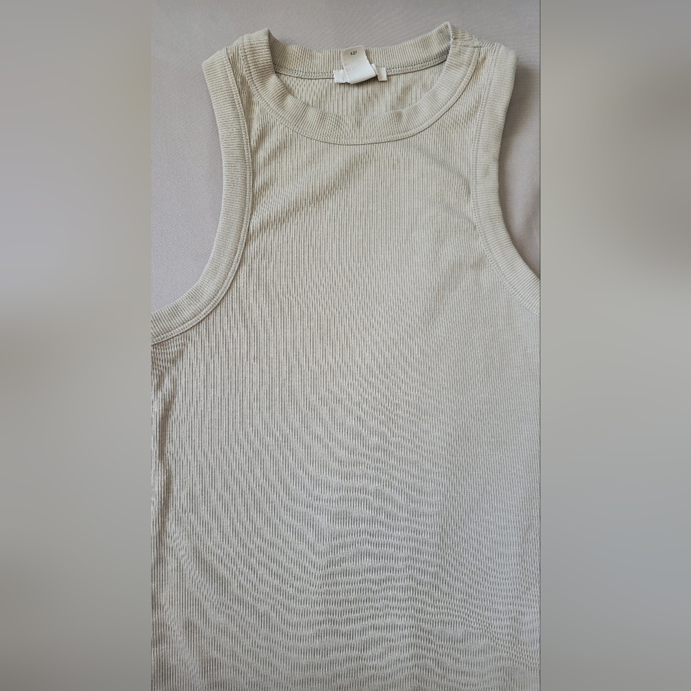 H&M Tank Top - Picture 2 of 11